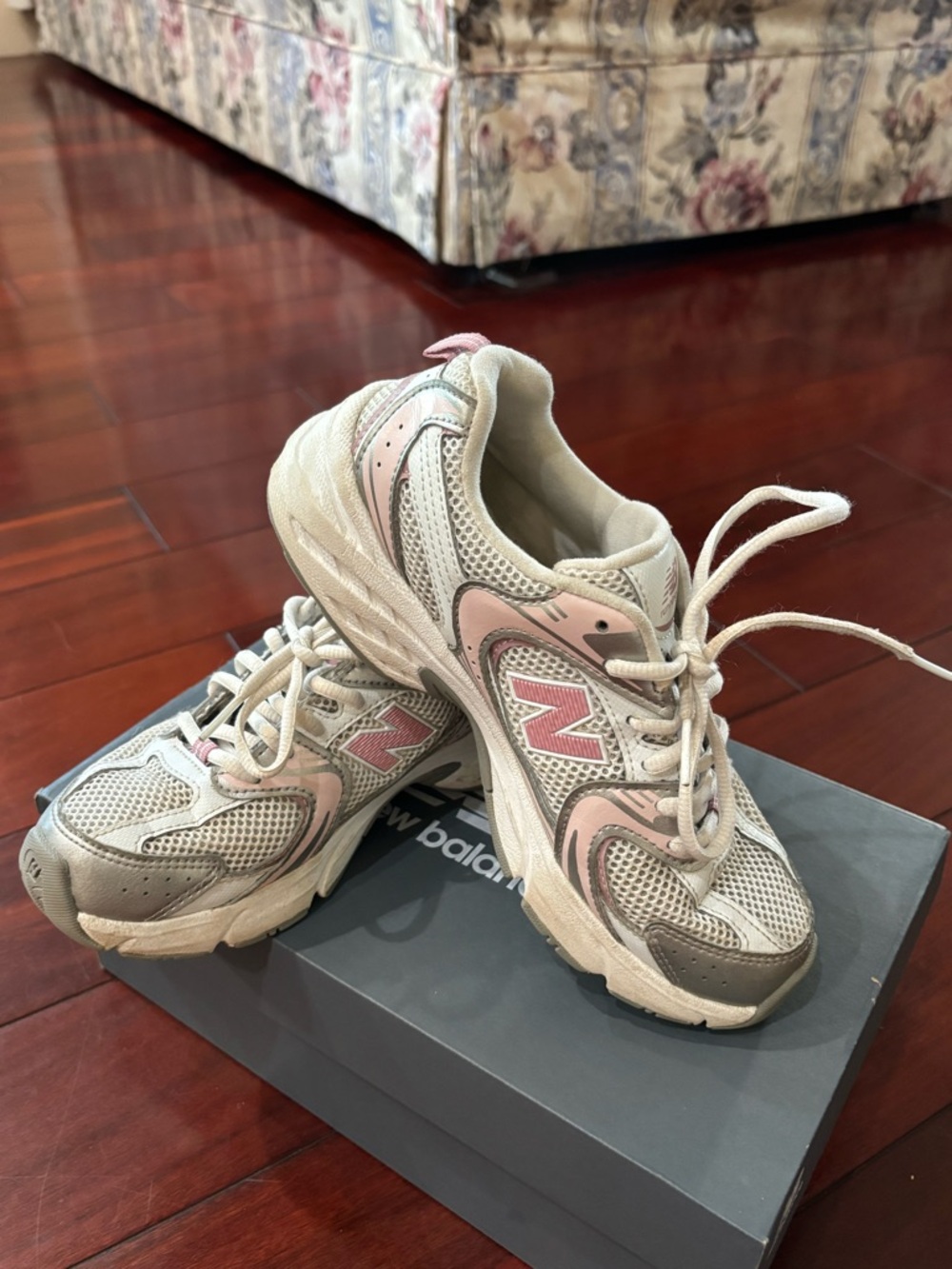 New Balance kid’s Cream and Pink Running Sneakers
